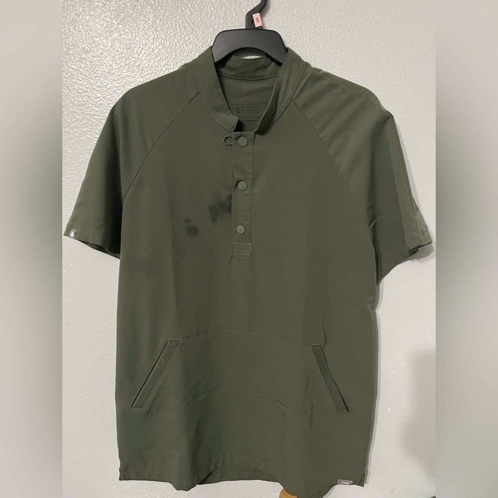 Figs Torbeck kangaroo pocket scrub top in moss green